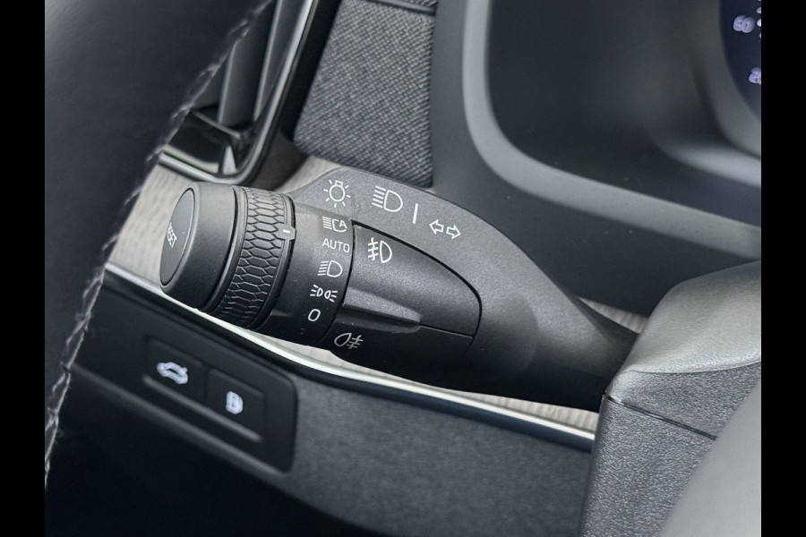 Volvo XC90 2.0 T8 Plug-in hybrid AWD Ultra Dark BOWERS & WILKINS| LUCHTVERING| STOELVENTILATIE| ELEKTRISCHE TREKHAAK| 7 PERSOONS| MASSAGESTOELEN NAPPALEDER| HEAD-UP DISPLAY| PANORAMADAK| FULL OPTIONS|