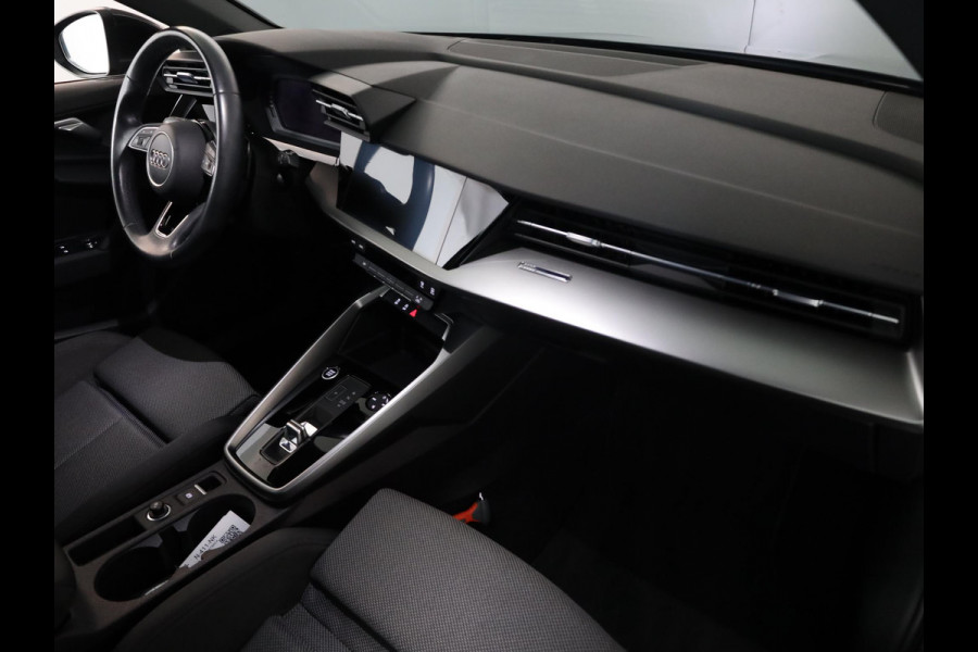 Audi A3 Sportback 30 TFSI Advanced edition 110 pk S-tronic | Navigatie | Trekhaak | Parkeersensoren achter | Cruise control | Apple Carplay/Android Auto |