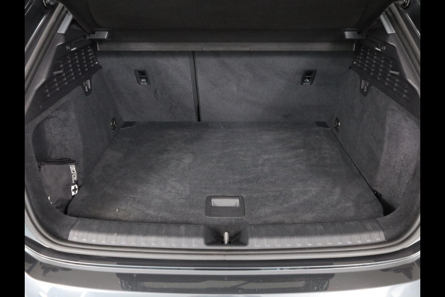 Audi A3 Sportback 30 TFSI Advanced edition 110 pk S-tronic | Navigatie | Trekhaak | Parkeersensoren achter | Cruise control | Apple Carplay/Android Auto |