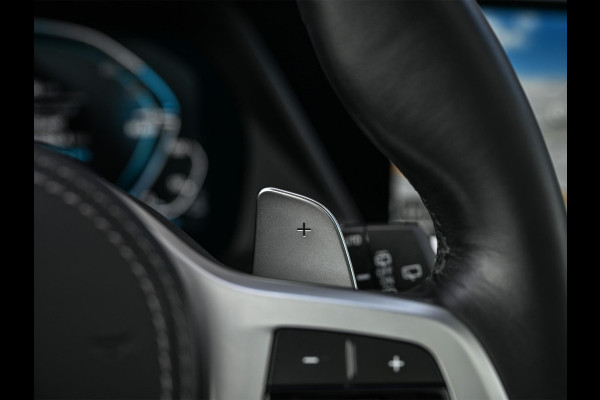 BMW X5 xDrive45e High Executive M-Sport | Panoramadak | Active Cruise | 360 Camera | HiFi | HUD | Luchtvering | Memory | Stoelverwarming | Ambiance Interieur | Trekhaak | Dealeronderhouden | BMW Laser |