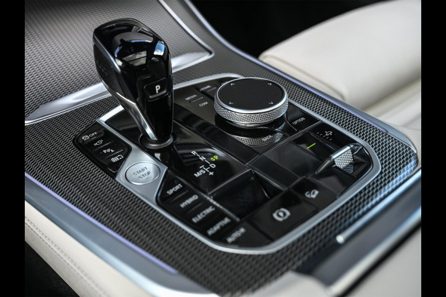 BMW X5 xDrive45e High Executive M-Sport | Panoramadak | Active Cruise | 360 Camera | HiFi | HUD | Luchtvering | Memory | Stoelverwarming | Ambiance Interieur | Trekhaak | Dealeronderhouden | BMW Laser |