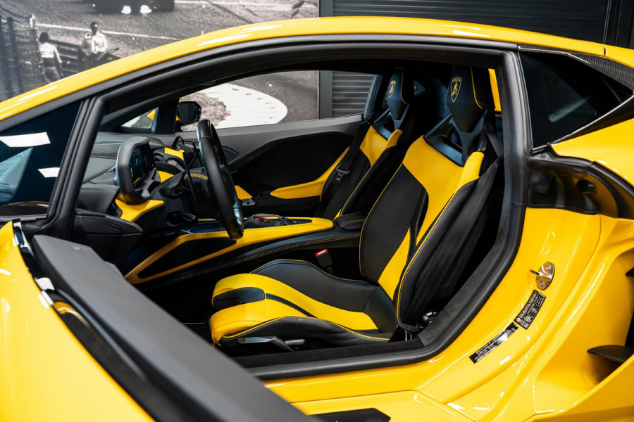 Lamborghini Temerario 4.0 V8 *Giallo Auge / Lift-systeem / Keramisch / Sonus Faber / Passagiersdisplay / Surround-view*