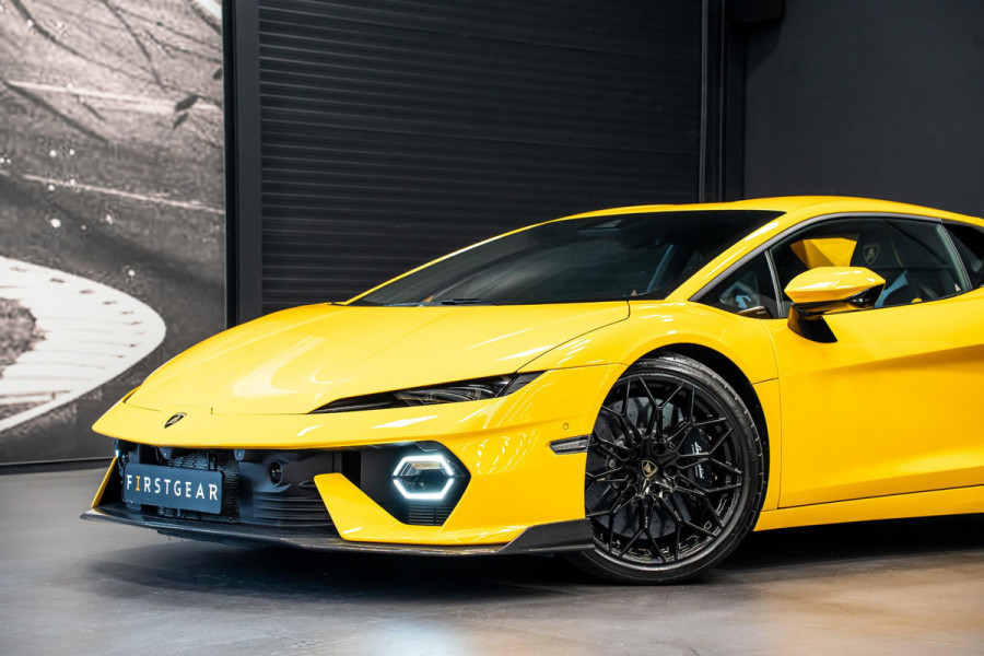 Lamborghini Temerario 4.0 V8 *Giallo Auge / Lift-systeem / Keramisch / Sonus Faber / Passagiersdisplay / Surround-view*
