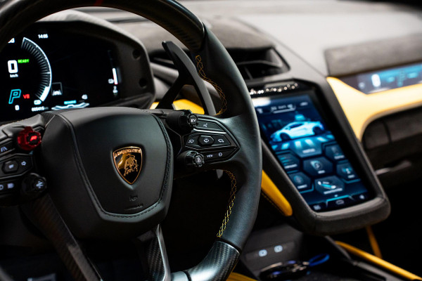 Lamborghini Temerario 4.0 V8 *Giallo Auge / Lift-systeem / Keramisch / Sonus Faber / Passagiersdisplay / Surround-view*