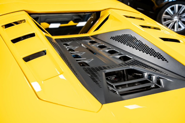 Lamborghini Temerario 4.0 V8 *Giallo Auge / Lift-systeem / Keramisch / Sonus Faber / Passagiersdisplay / Surround-view*