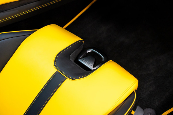 Lamborghini Temerario 4.0 V8 *Giallo Auge / Lift-systeem / Keramisch / Sonus Faber / Passagiersdisplay / Surround-view*