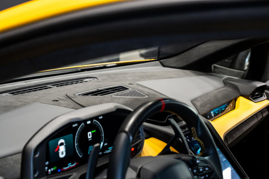 Lamborghini Temerario 4.0 V8 *Giallo Auge / Lift-systeem / Keramisch / Sonus Faber / Passagiersdisplay / Surround-view*