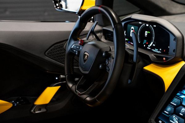 Lamborghini Temerario 4.0 V8 *Giallo Auge / Lift-systeem / Keramisch / Sonus Faber / Passagiersdisplay / Surround-view*