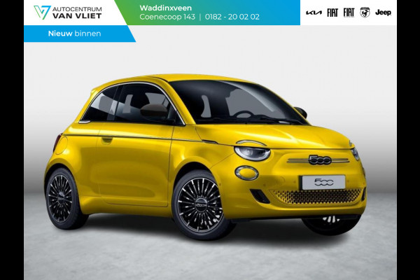 Fiat 500E La Prima 42 kWh | Uit voorraad leverbaar | Panoramadak | Adapt. Cruise | Pack Top Plus | Camera | Leder | Apple Carplay