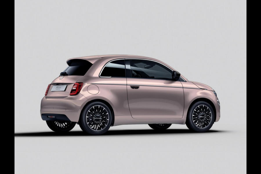 Fiat 500E La Prima 42 kWh | Uit voorraad leverbaar | Panoramadak | Adapt. Cruise | Pack Top Plus | Camera | Leder | Apple Carplay