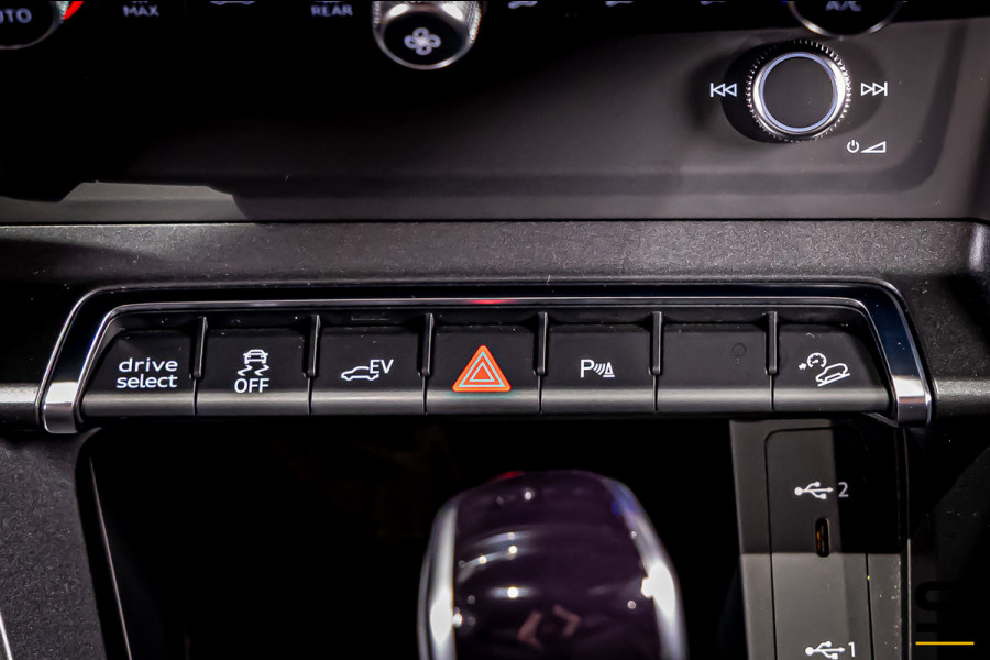 Audi Q3 45 TFSI e S edition|S-Line|1eig|Trekhaak|Cam|CarPlay