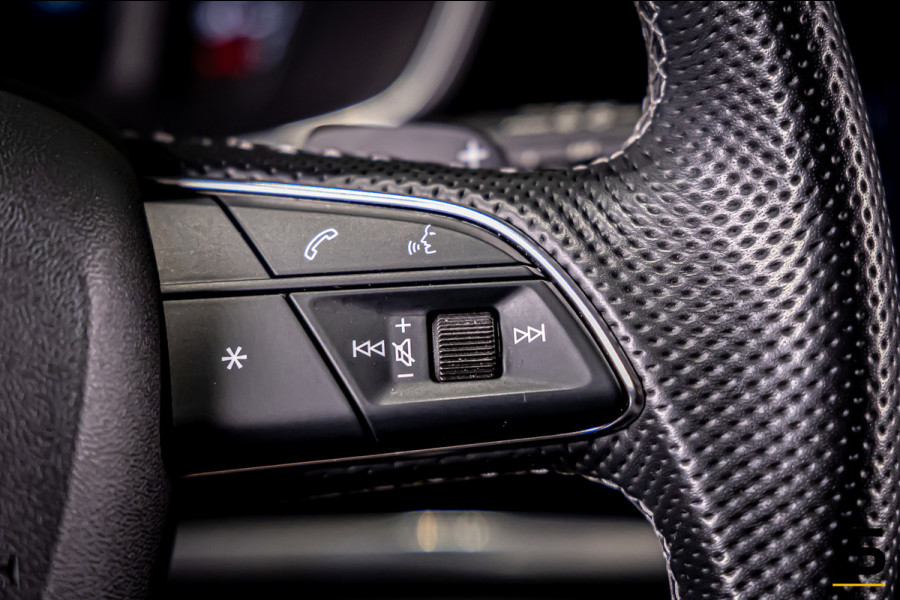 Audi Q3 45 TFSI e S edition|S-Line|1eig|Trekhaak|Cam|CarPlay