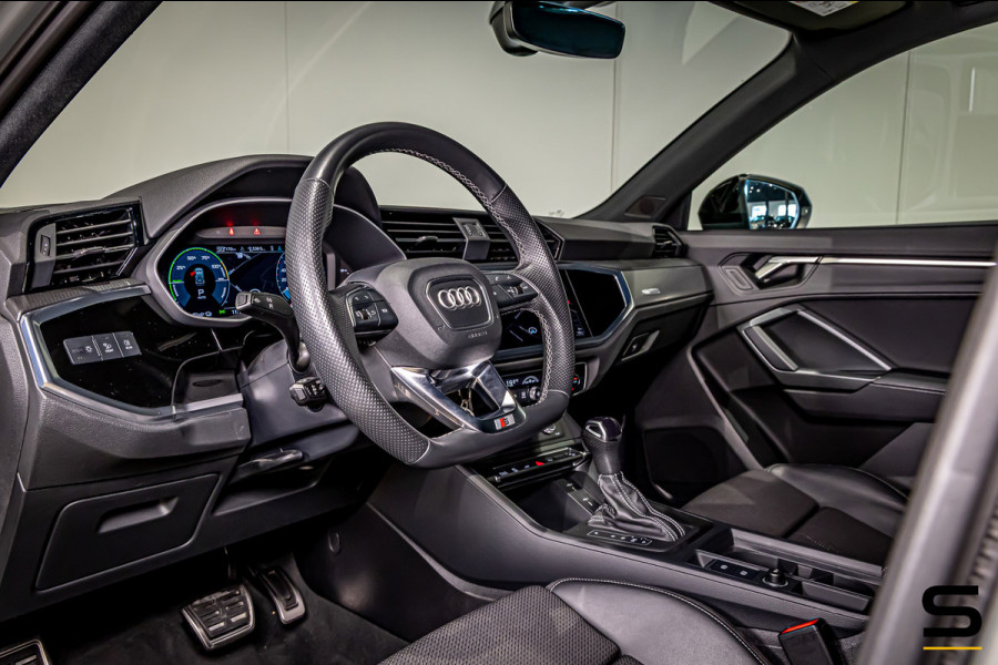 Audi Q3 45 TFSI e S edition|S-Line|1eig|Trekhaak|Cam|CarPlay