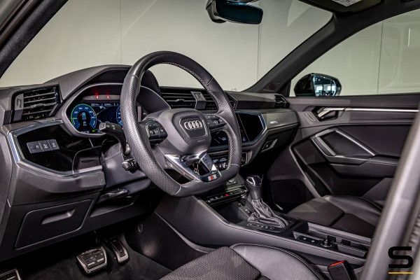 Audi Q3 45 TFSI e S edition|S-Line|1eig|Trekhaak|Cam|CarPlay