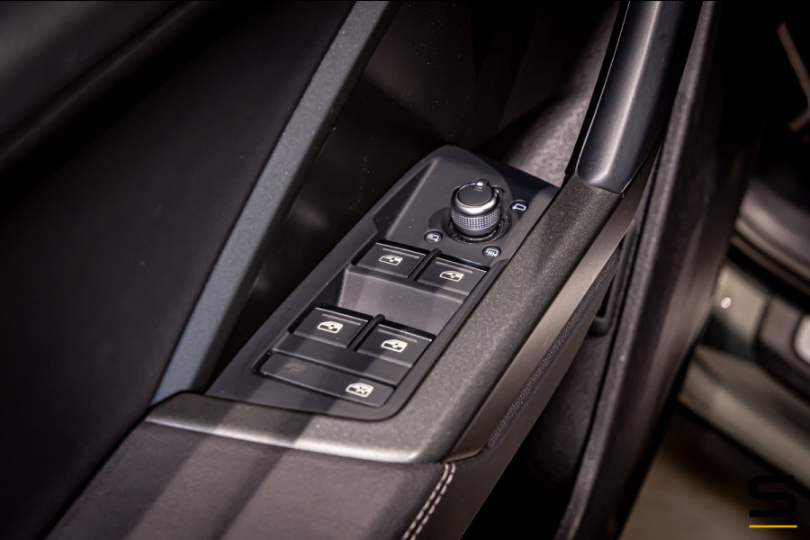 Audi Q3 45 TFSI e S edition|S-Line|1eig|Trekhaak|Cam|CarPlay