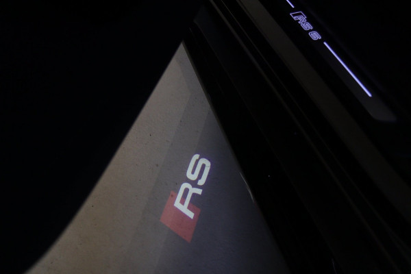 Audi RS6 Avant RS TFSI quattro Dynamic+ /CERAMIC/PANO/360/SOFTC/BOMVOL