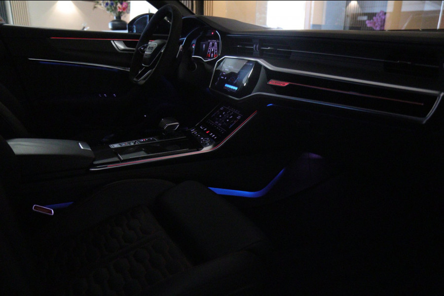 Audi RS6 Avant RS TFSI quattro Dynamic+ /CERAMIC/PANO/360/SOFTC/BOMVOL
