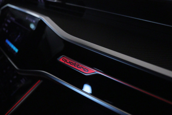 Audi RS6 Avant RS TFSI quattro Dynamic+ /CERAMIC/PANO/360/SOFTC/BOMVOL