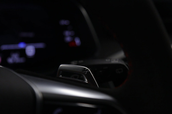 Audi RS6 Avant RS TFSI quattro Dynamic+ /CERAMIC/PANO/360/SOFTC/BOMVOL