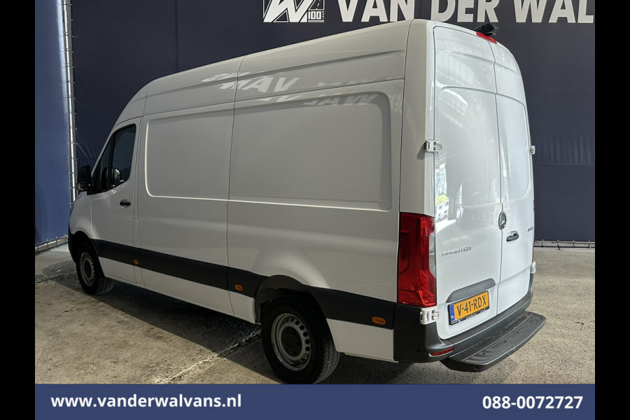Mercedes-Benz Sprinter 317 CDI 170pk L2H2 Euro6 Airco | Camera | Apple Carplay | Cruisecontrol Android Auto, Stoelverwarming, Chauffeursstoel, Parkeersensoren, Bijrijdersbank