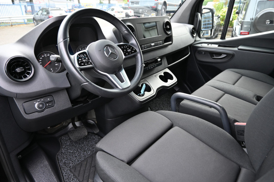 Mercedes-Benz Sprinter 317 CDI L3H2 RWD 3500 kg Trekhaak, LED, MBUX met camera en Parkeerpakket