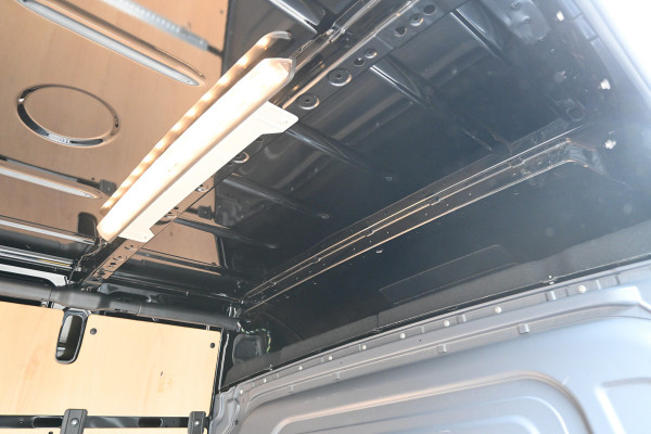 Mercedes-Benz Sprinter 317 CDI L3H2 RWD 3500 kg Trekhaak, LED, MBUX met camera en Parkeerpakket