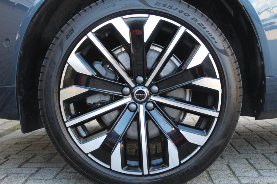 Volvo XC60 2.0 T8 Plug-in hybrid AWD Plus Dark | Facelift | Panoramadak | Massage | Bowers & Wilkins | Luchtvering