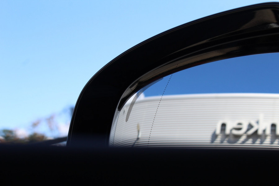 Volvo XC60 2.0 T8 Plug-in hybrid AWD Plus Dark | Facelift | Panoramadak | Massage | Bowers & Wilkins | Luchtvering