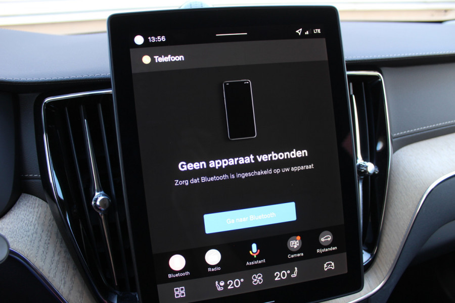 Volvo XC60 2.0 T8 Plug-in hybrid AWD Plus Dark | Facelift | Panoramadak | Massage | Bowers & Wilkins | Luchtvering