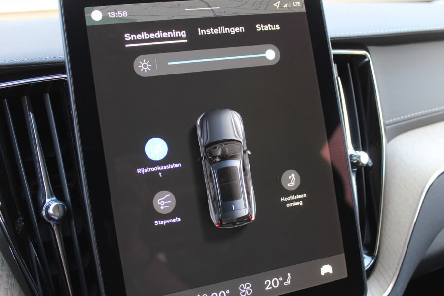 Volvo XC60 2.0 T8 Plug-in hybrid AWD Plus Dark | Facelift | Panoramadak | Massage | Bowers & Wilkins | Luchtvering