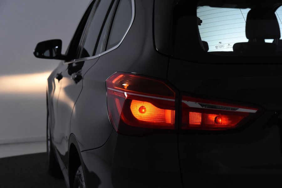 BMW X1 sDrive18i *1ste Eigenaar*Leer*Navigatie*Trekhaak*Carplay*