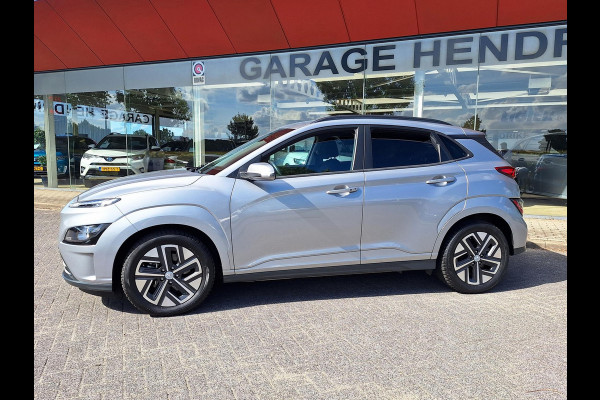 Hyundai Kona EV Comfort Smart 64 kWh | SOH: 97,3% | 3 Fase | Warmtepomp | Climate | Stoel-verwarming | Camera | CC |
