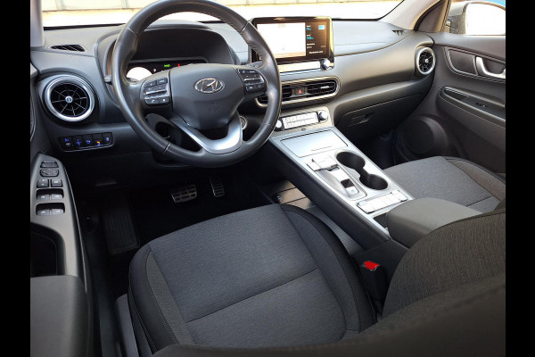 Hyundai Kona EV Comfort Smart 64 kWh | SOH: 97,3% | 3 Fase | Warmtepomp | Climate | Stoel-verwarming | Camera | CC |