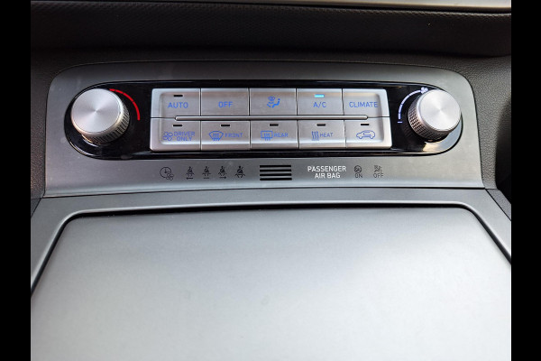 Hyundai Kona EV Comfort Smart 64 kWh | SOH: 97,3% | 3 Fase | Warmtepomp | Climate | Stoel-verwarming | Camera | CC |
