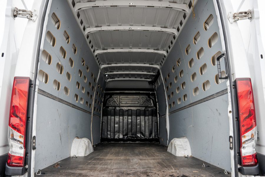 Iveco Daily 35S14V 2.3 L4H2 | Automaat | 3.5T Trekgewicht | Climate | Cruise | Euro 6