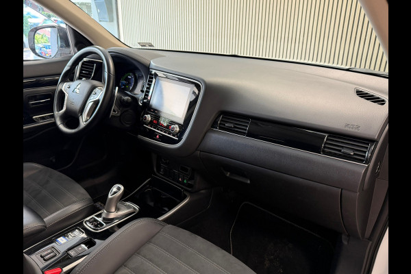 Mitsubishi Outlander 2.4 PHEV AUT. PLUG-IN CAMERA NAVIGATIE STOELVERWARMING PDC KEYLESS-GO CRUISE