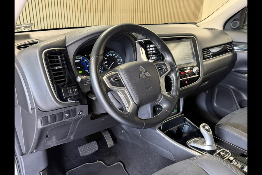 Mitsubishi Outlander 2.4 PHEV AUT. PLUG-IN CAMERA NAVIGATIE STOELVERWARMING PDC KEYLESS-GO CRUISE