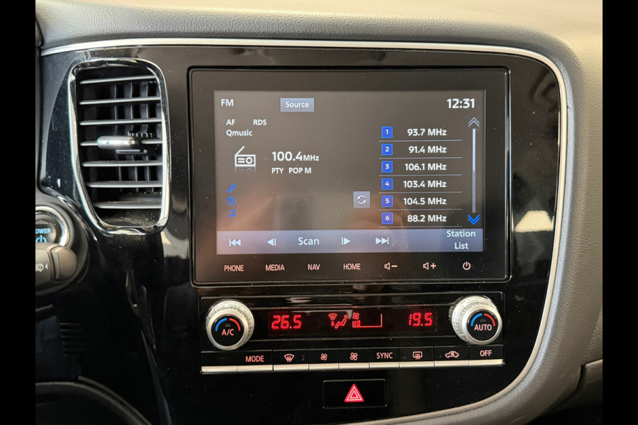 Mitsubishi Outlander 2.4 PHEV AUT. PLUG-IN CAMERA NAVIGATIE STOELVERWARMING PDC KEYLESS-GO CRUISE