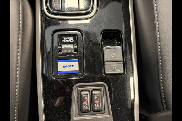 Mitsubishi Outlander 2.4 PHEV AUT. PLUG-IN CAMERA NAVIGATIE STOELVERWARMING PDC KEYLESS-GO CRUISE