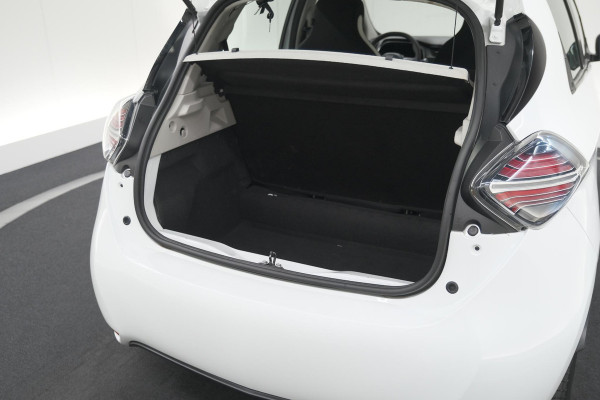 Renault ZOE R110 Life 50 | SOH 90,4% | Huuraccu | 3 fase laadfunctie | Apple Carplay | Cruise Control | Armsteun