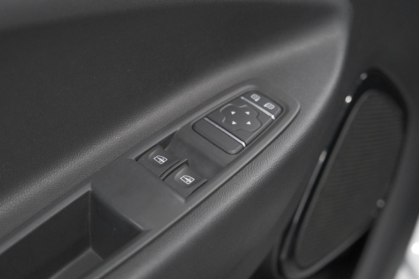 Renault ZOE R110 Life 50 | SOH 90,4% | Huuraccu | 3 fase laadfunctie | Apple Carplay | Cruise Control | Armsteun