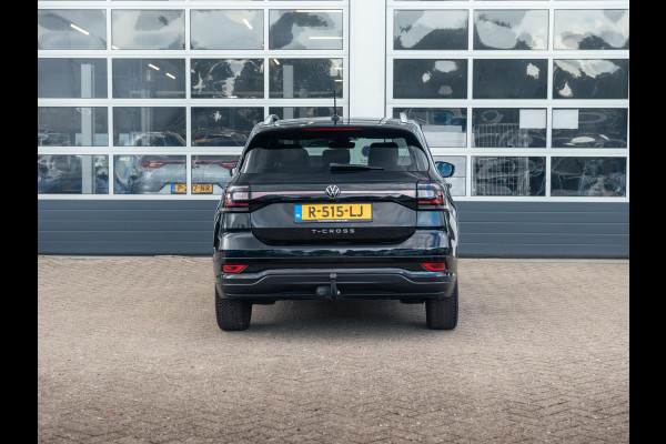 Volkswagen T-Cross 1.0 TSI R-Line l Automaat l R-Line l Achteruitrijcamera l Apple Car Play / Android auto l 18 Inch l Trekhaak