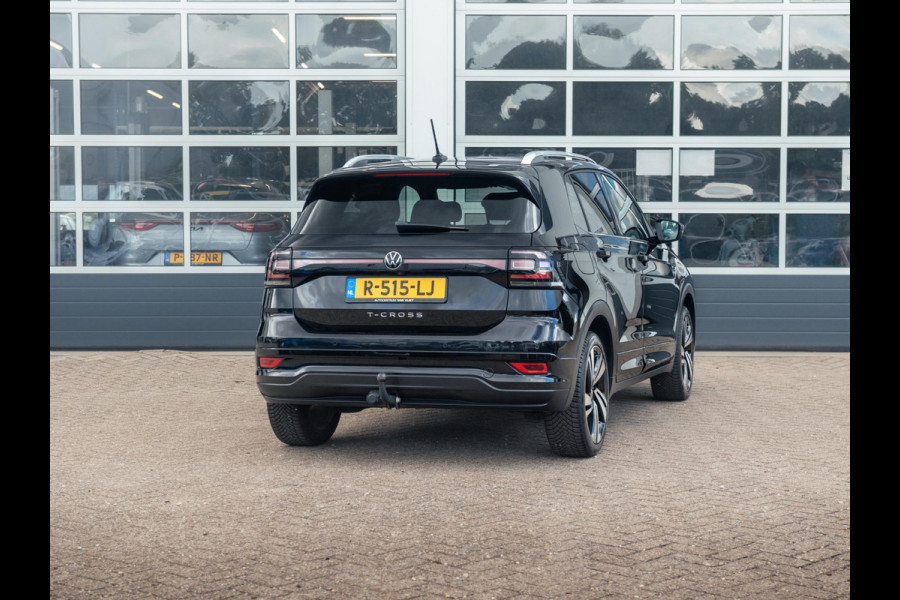 Volkswagen T-Cross 1.0 TSI R-Line l Automaat l R-Line l Achteruitrijcamera l Apple Car Play / Android auto l 18 Inch l Trekhaak