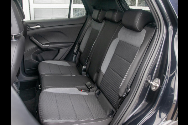 Volkswagen T-Cross 1.0 TSI R-Line l Automaat l R-Line l Achteruitrijcamera l Apple Car Play / Android auto l 18 Inch l Trekhaak