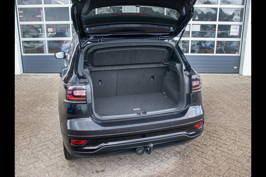 Volkswagen T-Cross 1.0 TSI R-Line l Automaat l R-Line l Achteruitrijcamera l Apple Car Play / Android auto l 18 Inch l Trekhaak