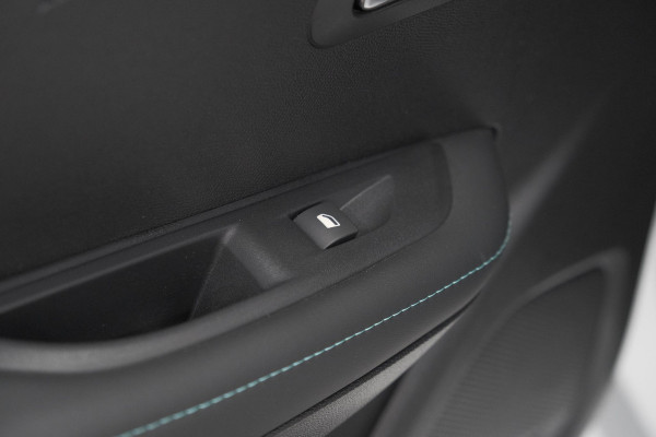 Peugeot 208 PureTech 75 Allure | Camera | Apple Carplay | Parkeersensoren | Climate Control
