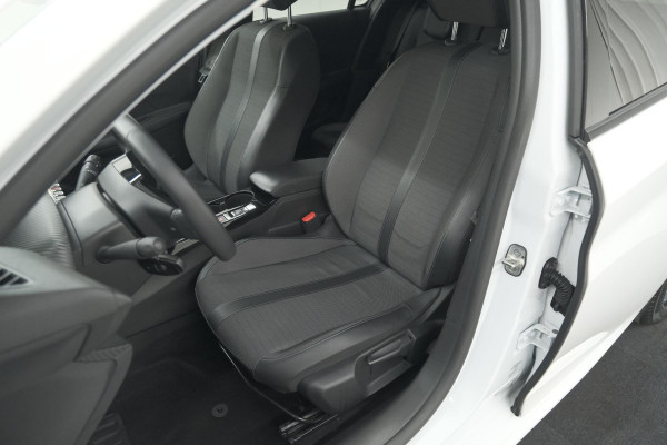 Peugeot 208 PureTech 75 Allure | Camera | Apple Carplay | Parkeersensoren | Climate Control
