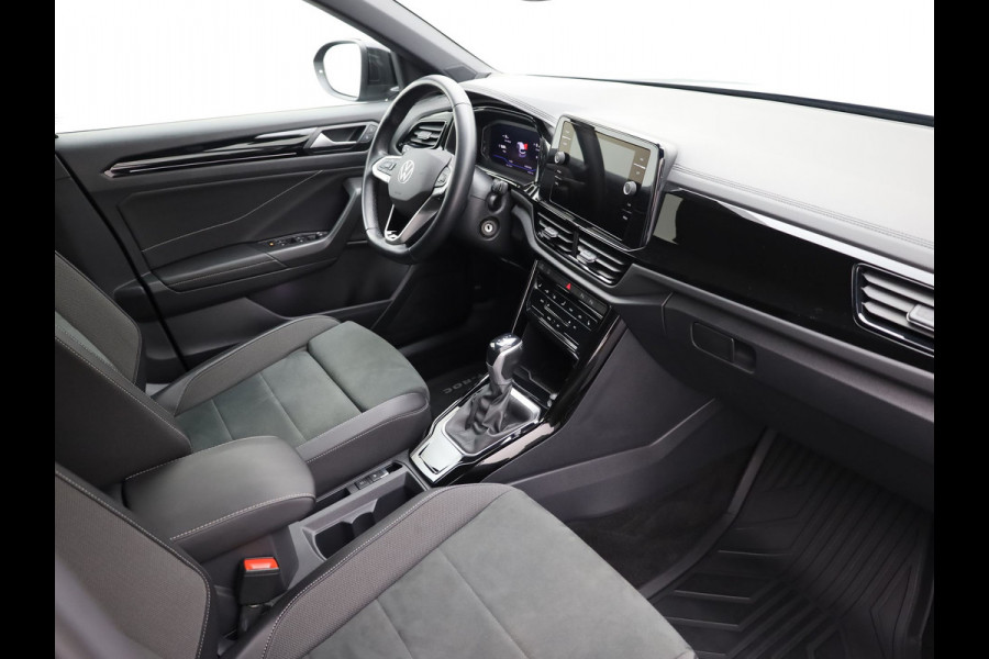 Volkswagen T-Roc 1.5 TSI Style | Trekhaak afnb. | Black Style | IQ light | Side Assist | Camera | Prijs Rijklaar !!