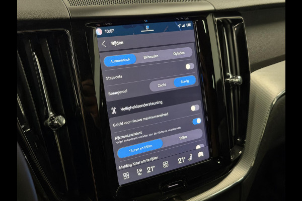 Volvo XC60 2.0 T8 Plug-in hybrid AWD Plus Dark Open dak | Adapt. cruise | Harman/Kardon | 360 camera | Stuur-/Stoelverwarming | Achterbank verwarmd