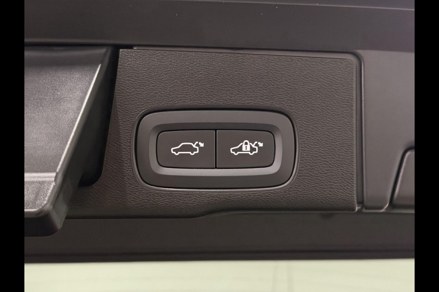 Volvo XC60 2.0 T8 Plug-in hybrid AWD Plus Dark Open dak | Adapt. cruise | Harman/Kardon | 360 camera | Stuur-/Stoelverwarming | Achterbank verwarmd